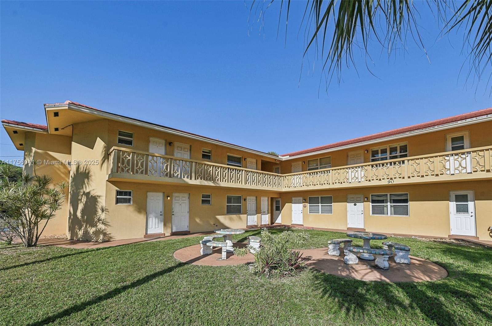 90 Ne 19th Ave 1, Deerfield Beach, Broward County, Florida - 1 Bedrooms  
1 Bathrooms - 