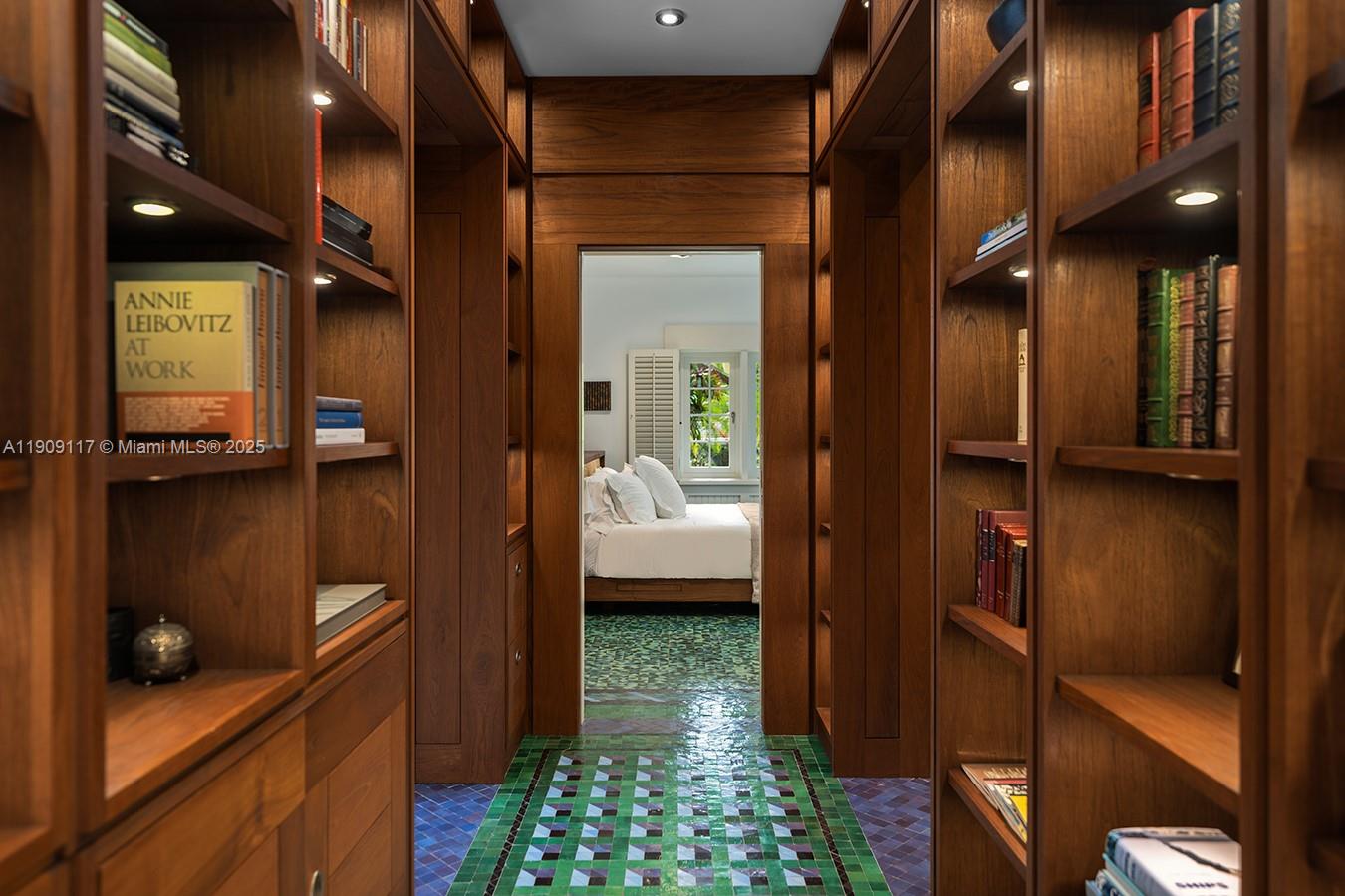 BANYAN RIDGE CONDO - Residential