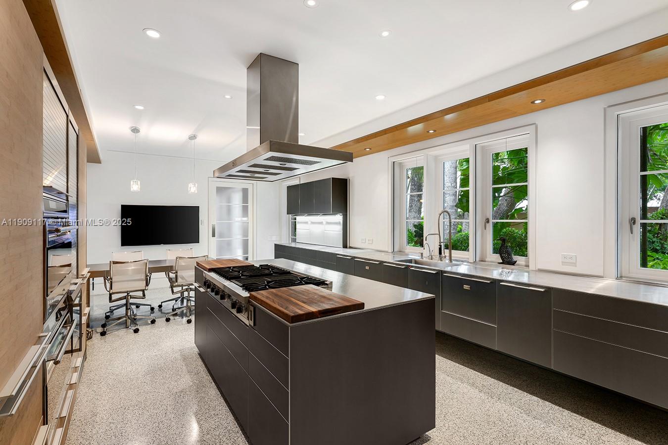 BANYAN RIDGE CONDO - Residential