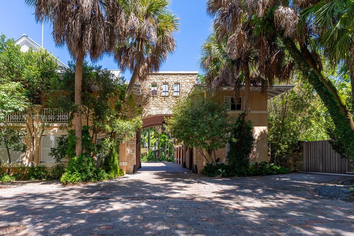 BANYAN RIDGE CONDO - Residential