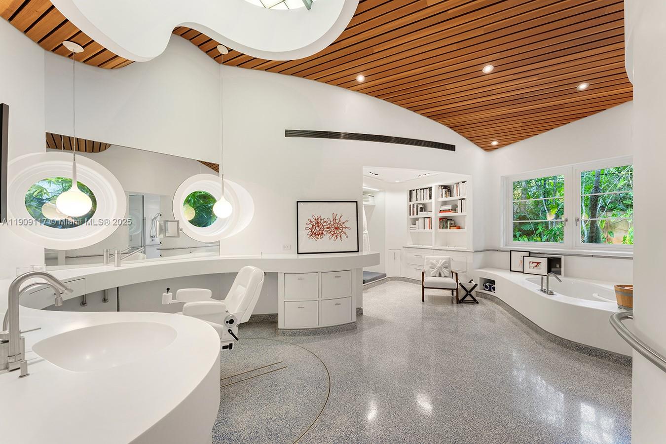 BANYAN RIDGE CONDO - Residential