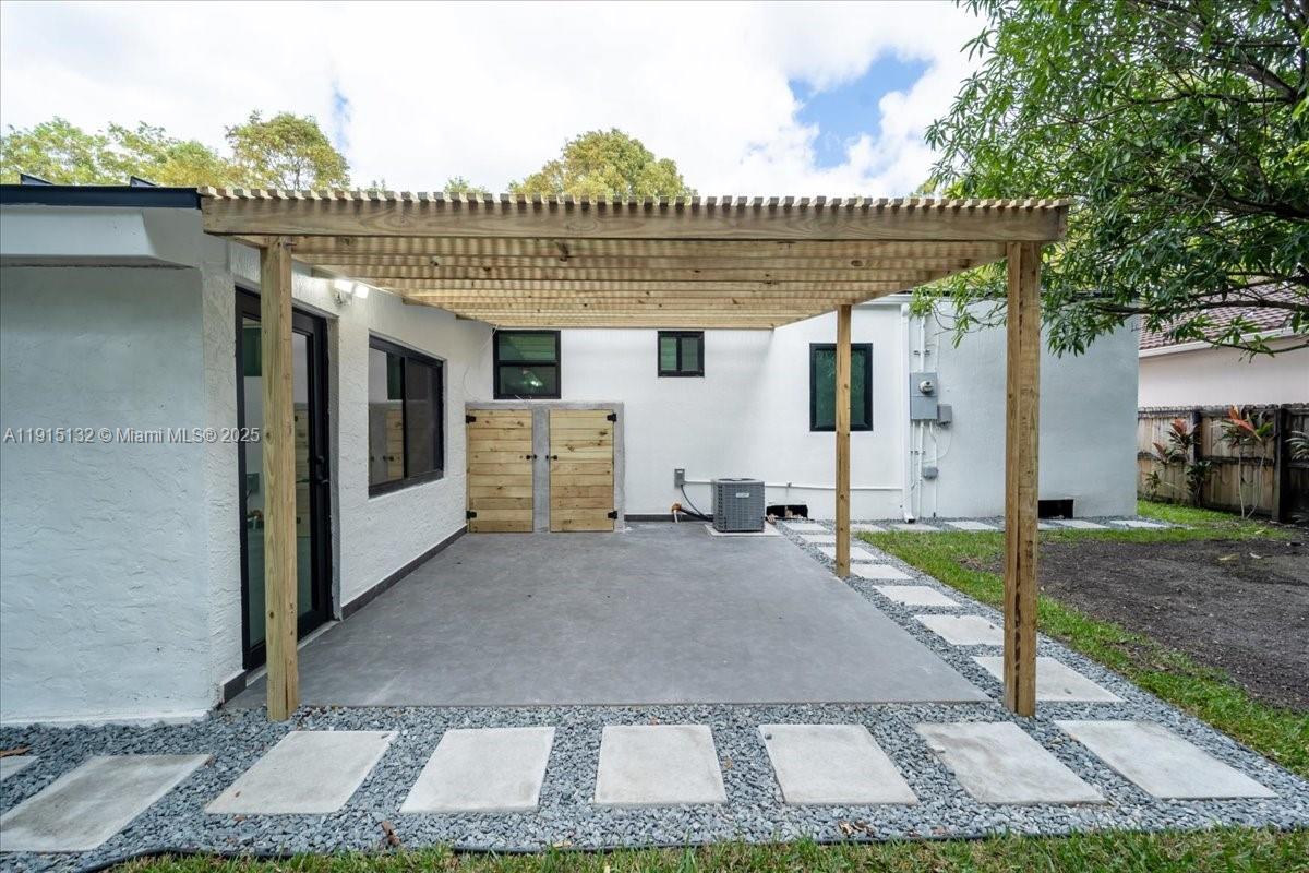 HILLS TRAIL GROVE - Residential