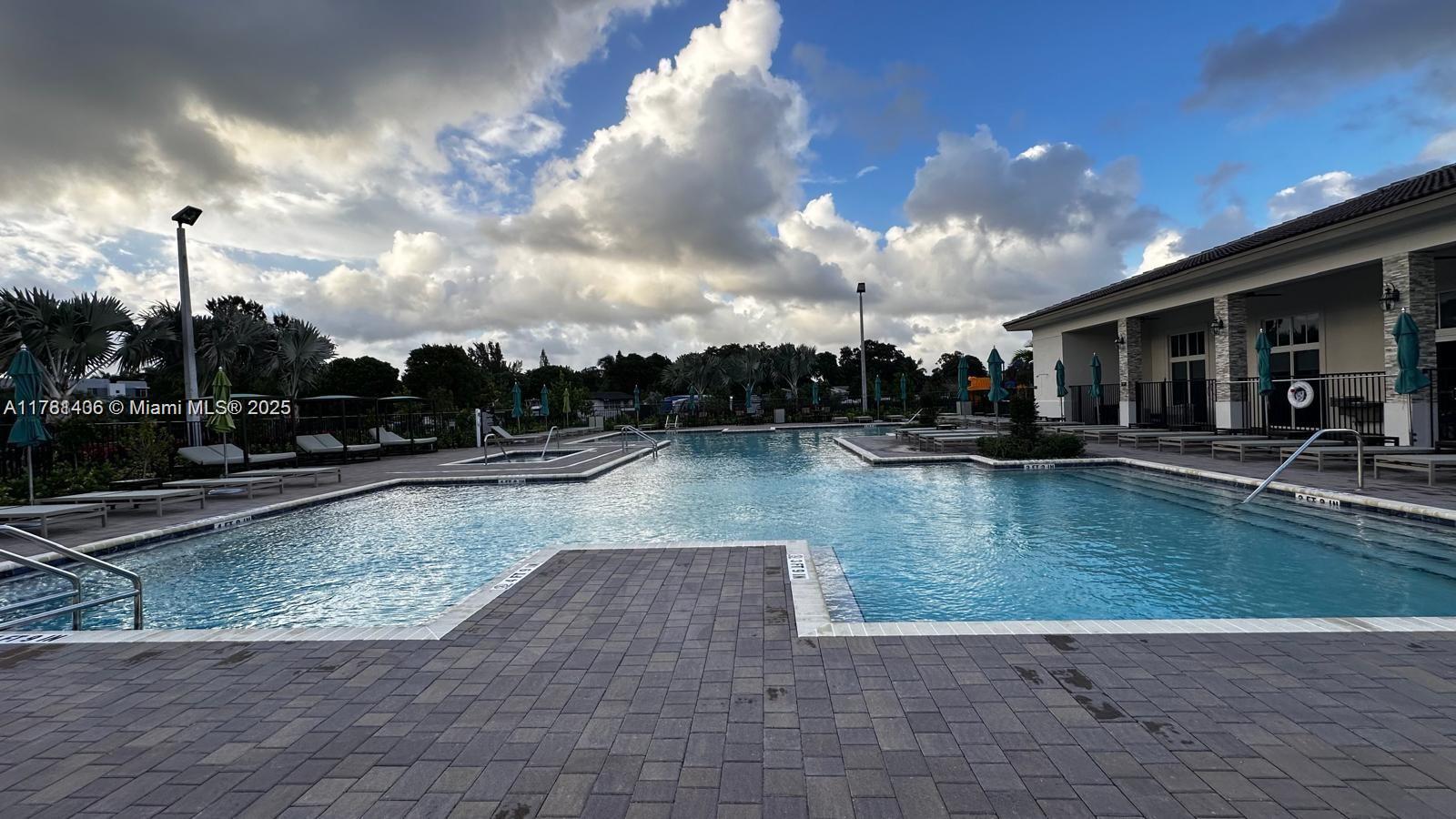 WESTVIEW NOTH - Residential