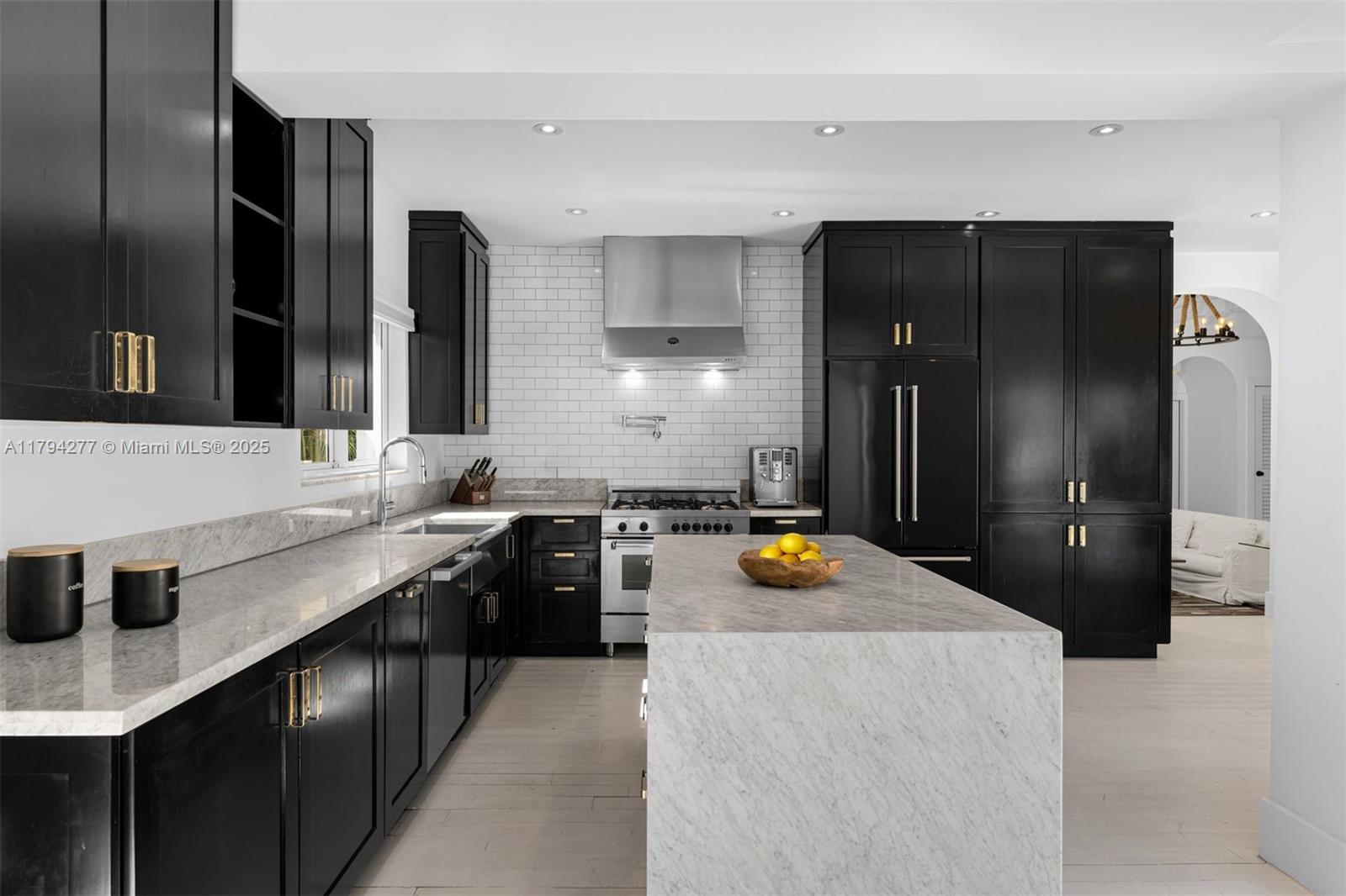 712 NE 72nd St
