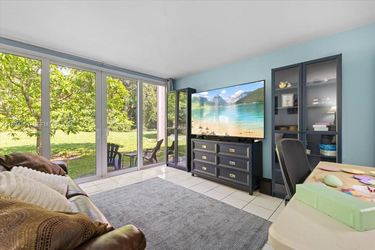 LIVE OAK CONDO SEVEN - Residential