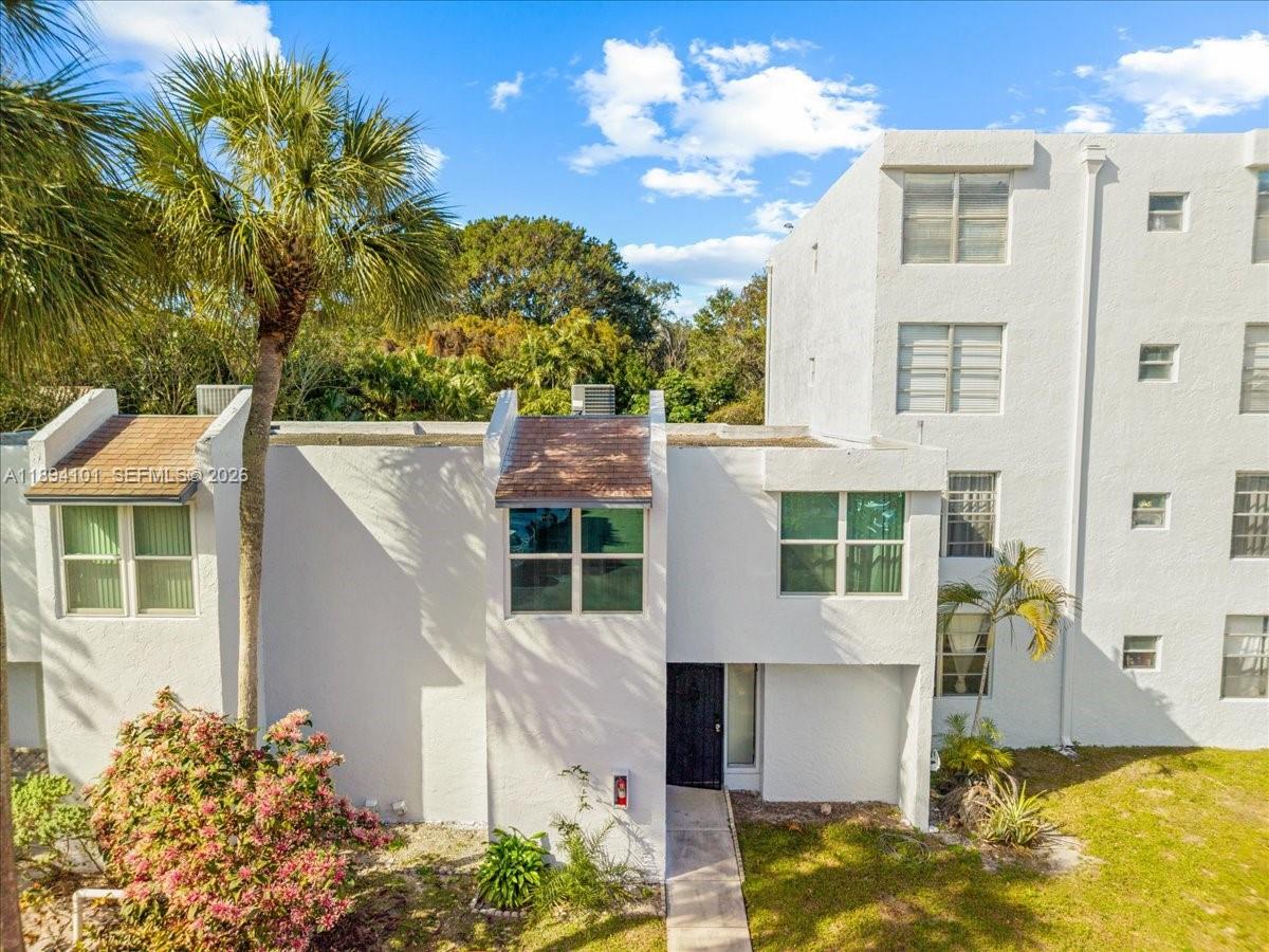 LIVE OAK CONDO SEVEN - Residential