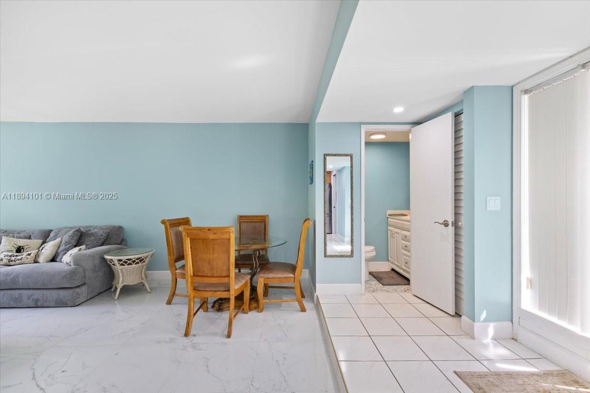 LIVE OAK CONDO SEVEN - Residential