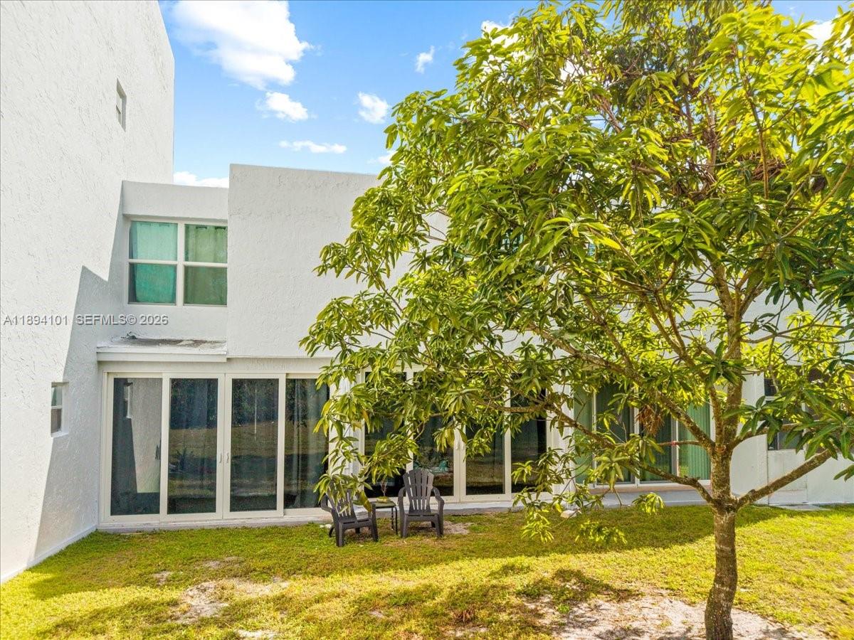 LIVE OAK CONDO SEVEN - Residential