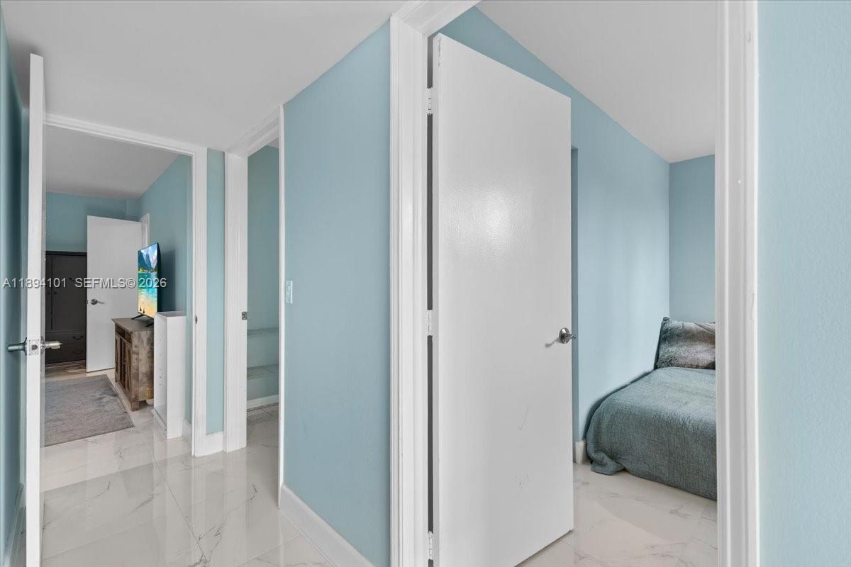 LIVE OAK CONDO SEVEN - Residential