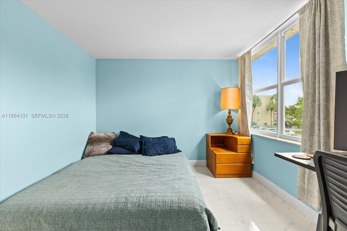 LIVE OAK CONDO SEVEN - Residential