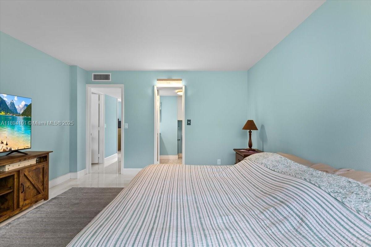 LIVE OAK CONDO SEVEN - Residential