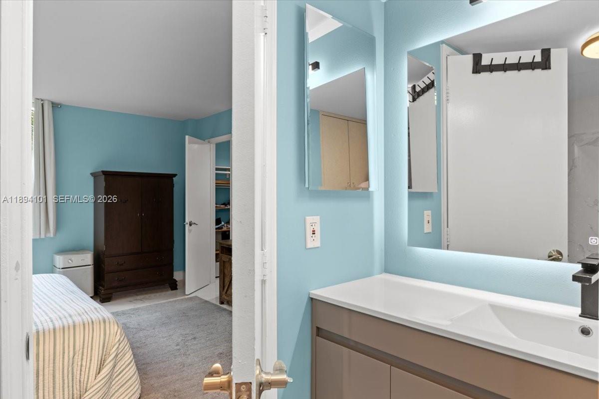 LIVE OAK CONDO SEVEN - Residential