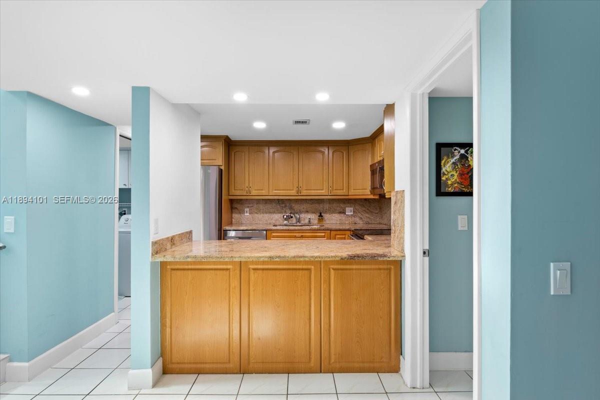 LIVE OAK CONDO SEVEN - Residential