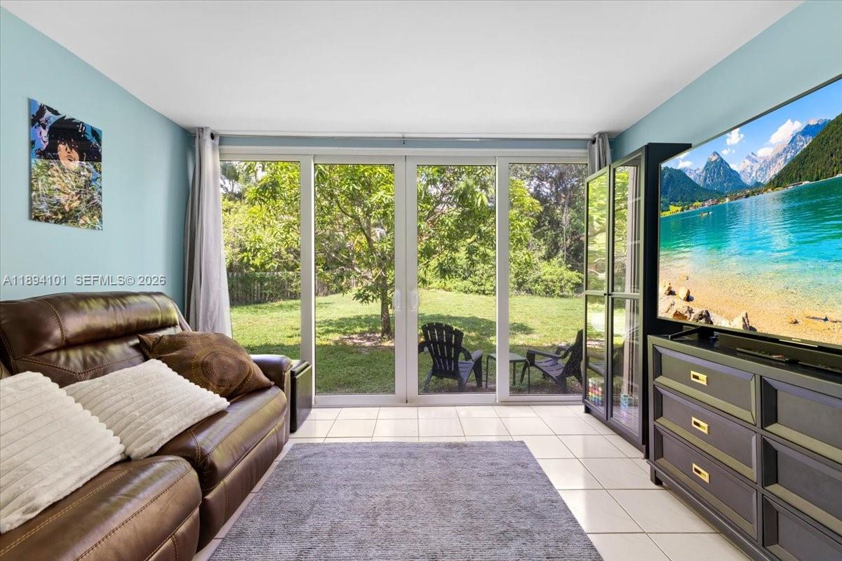 LIVE OAK CONDO SEVEN - Residential