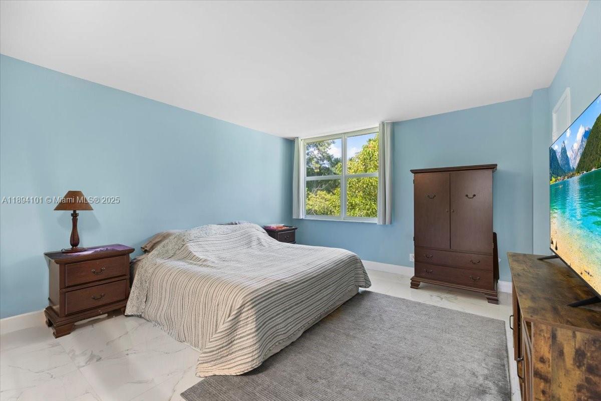 LIVE OAK CONDO SEVEN - Residential