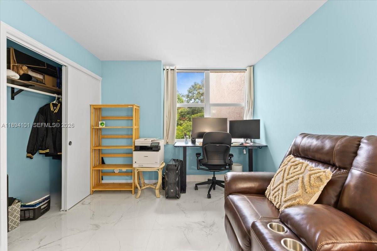 LIVE OAK CONDO SEVEN - Residential