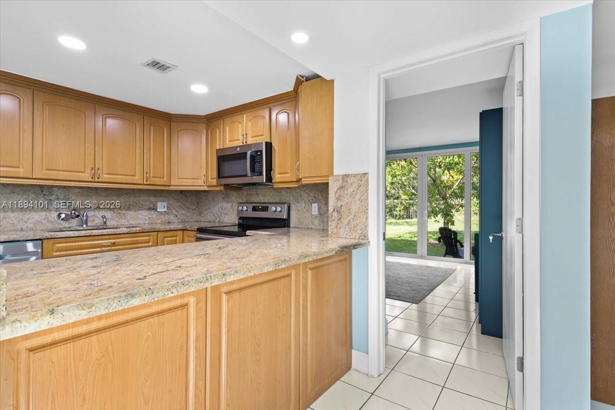 LIVE OAK CONDO SEVEN - Residential
