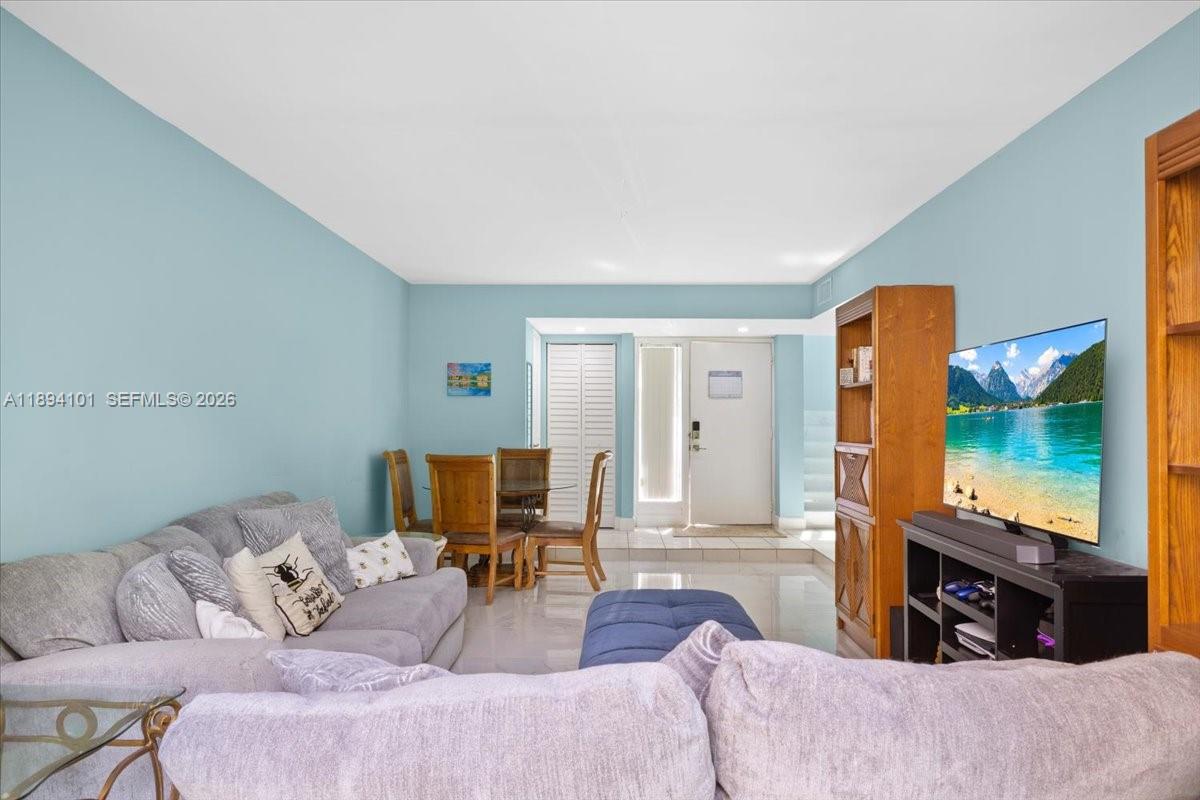 LIVE OAK CONDO SEVEN - Residential