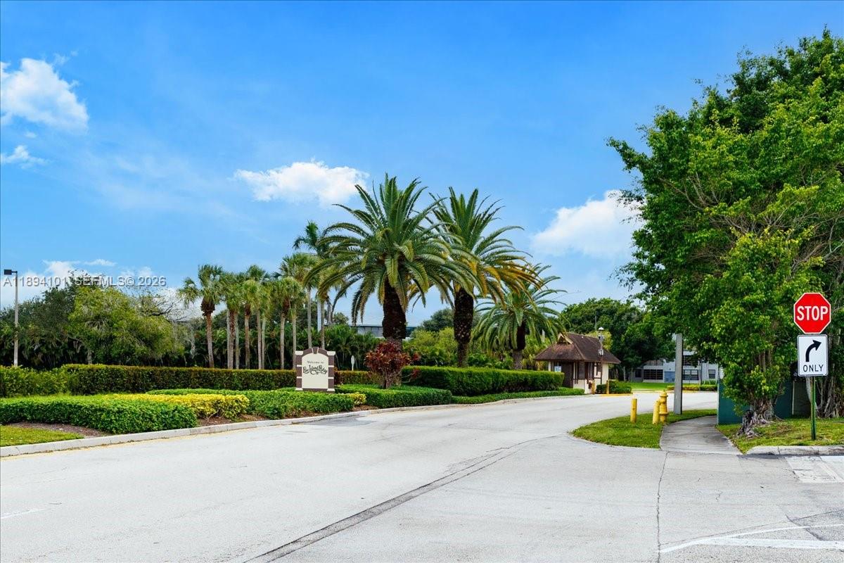 LIVE OAK CONDO SEVEN - Residential