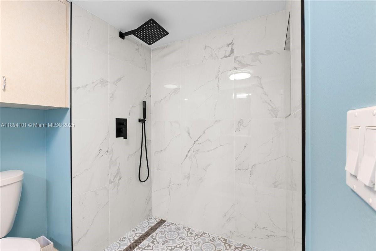 LIVE OAK CONDO SEVEN - Residential