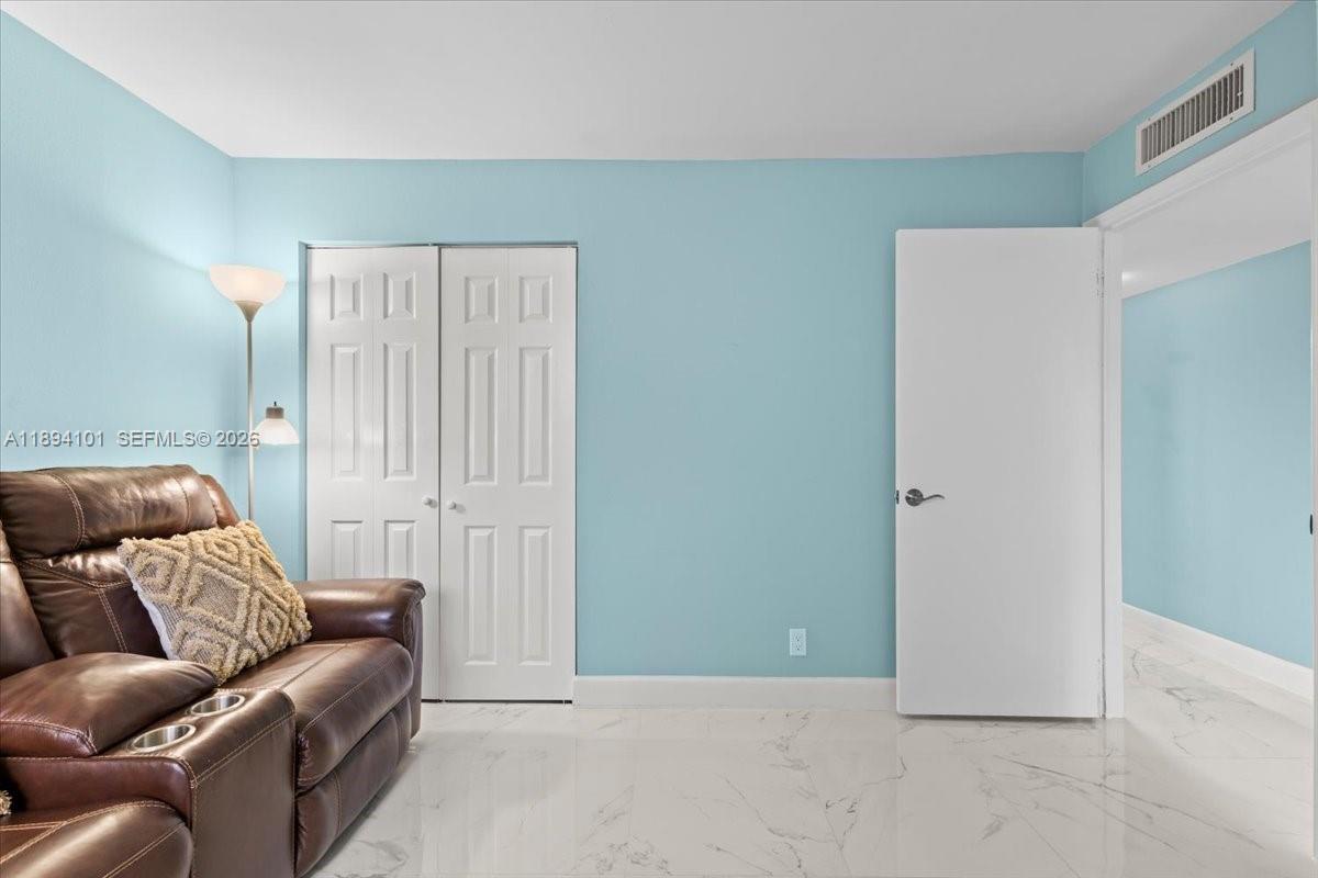 LIVE OAK CONDO SEVEN - Residential