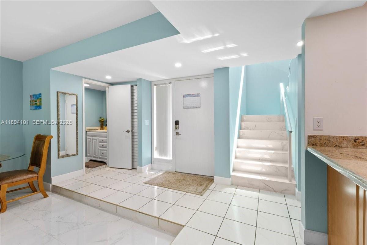 LIVE OAK CONDO SEVEN - Residential