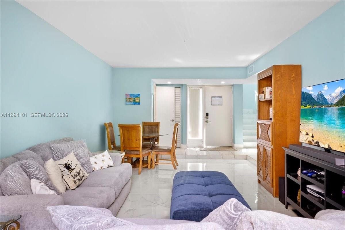 LIVE OAK CONDO SEVEN - Residential