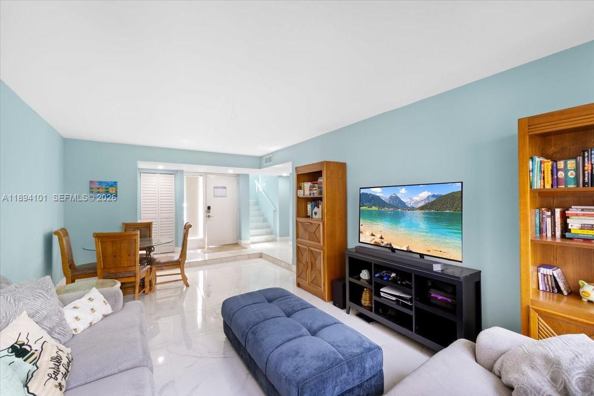 LIVE OAK CONDO SEVEN - Residential