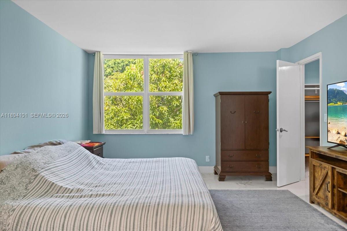 LIVE OAK CONDO SEVEN - Residential