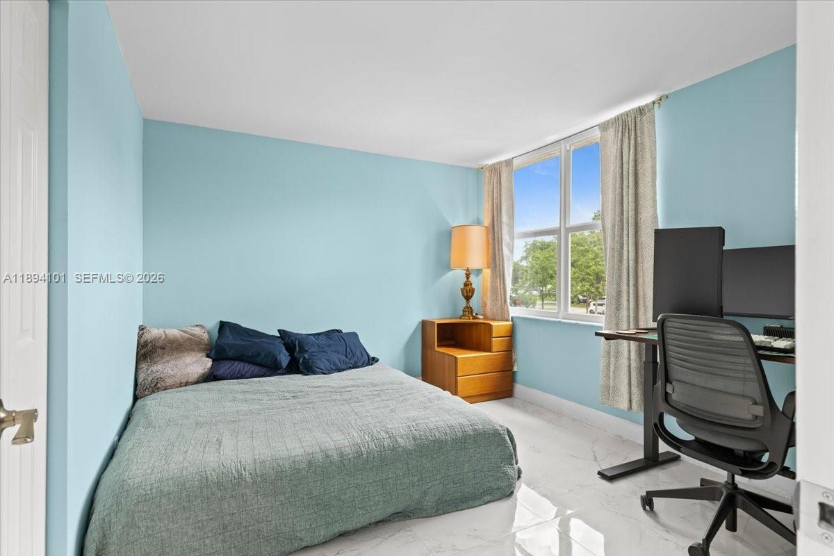 LIVE OAK CONDO SEVEN - Residential