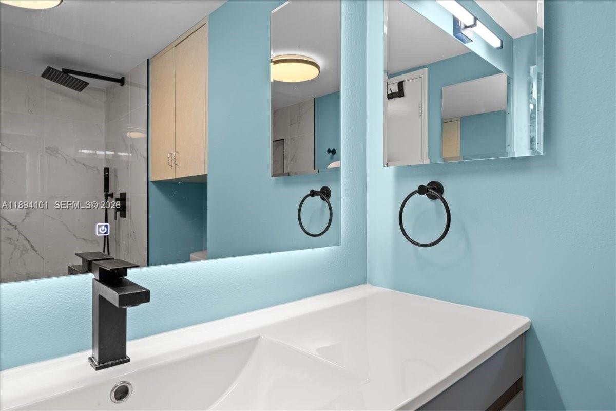 LIVE OAK CONDO SEVEN - Residential