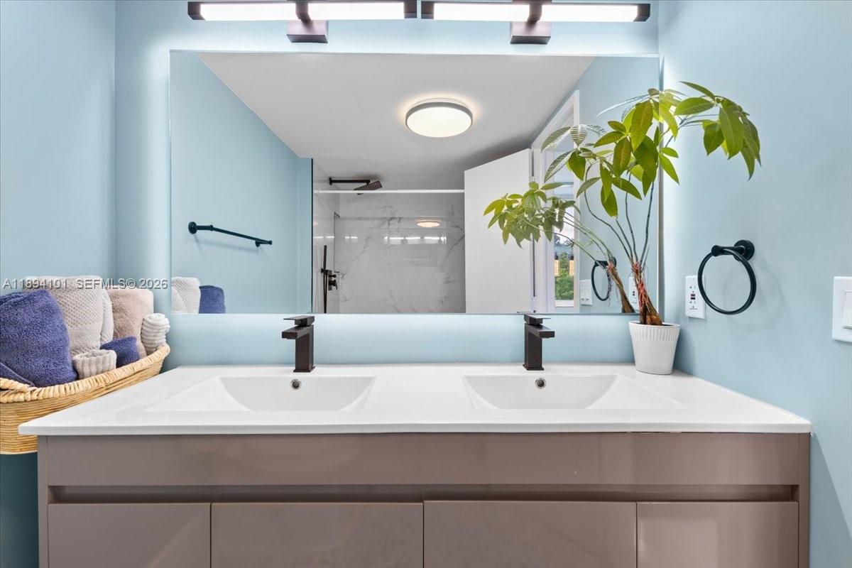 LIVE OAK CONDO SEVEN - Residential