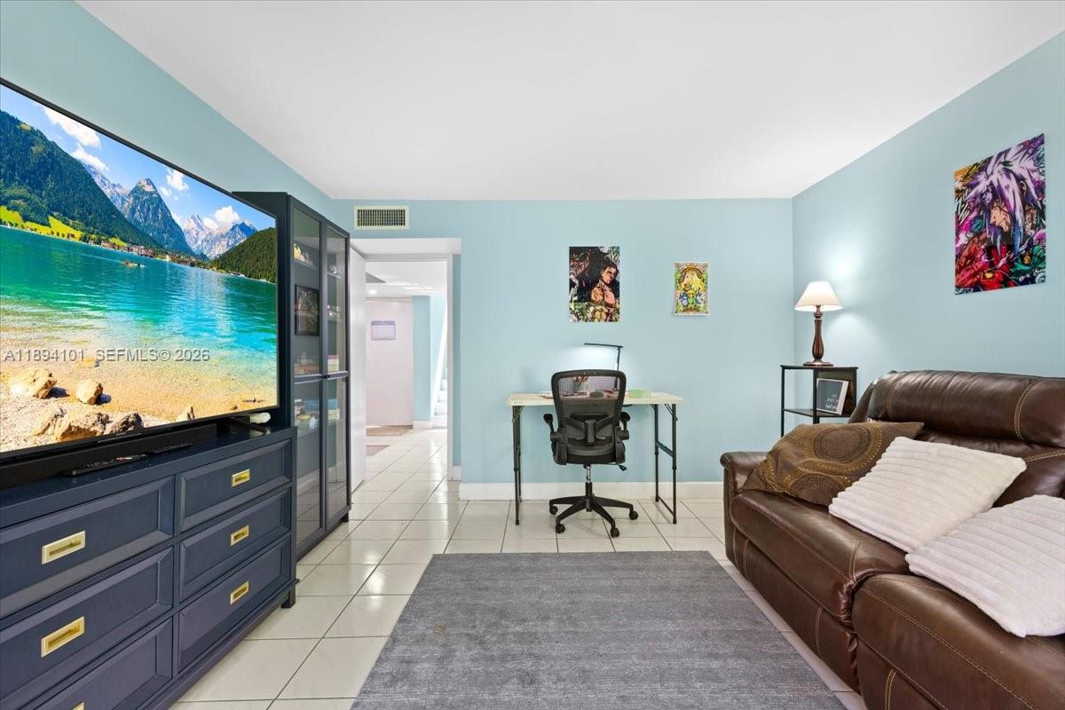 LIVE OAK CONDO SEVEN - Residential