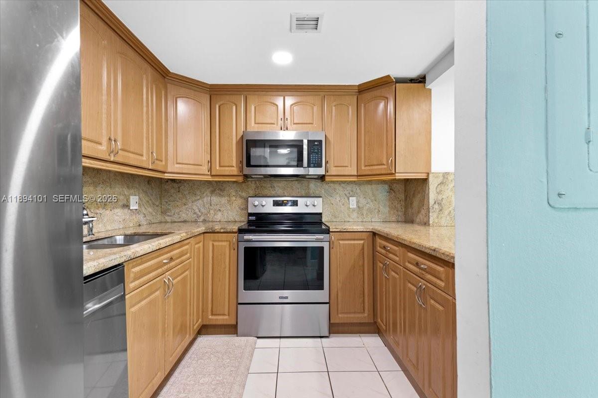 LIVE OAK CONDO SEVEN - Residential