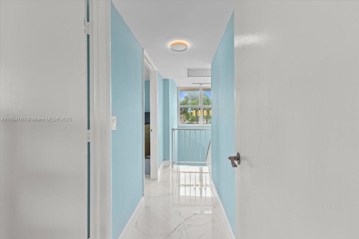 LIVE OAK CONDO SEVEN - Residential
