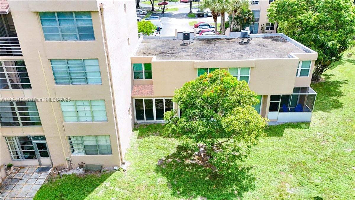 LIVE OAK CONDO SEVEN - Residential