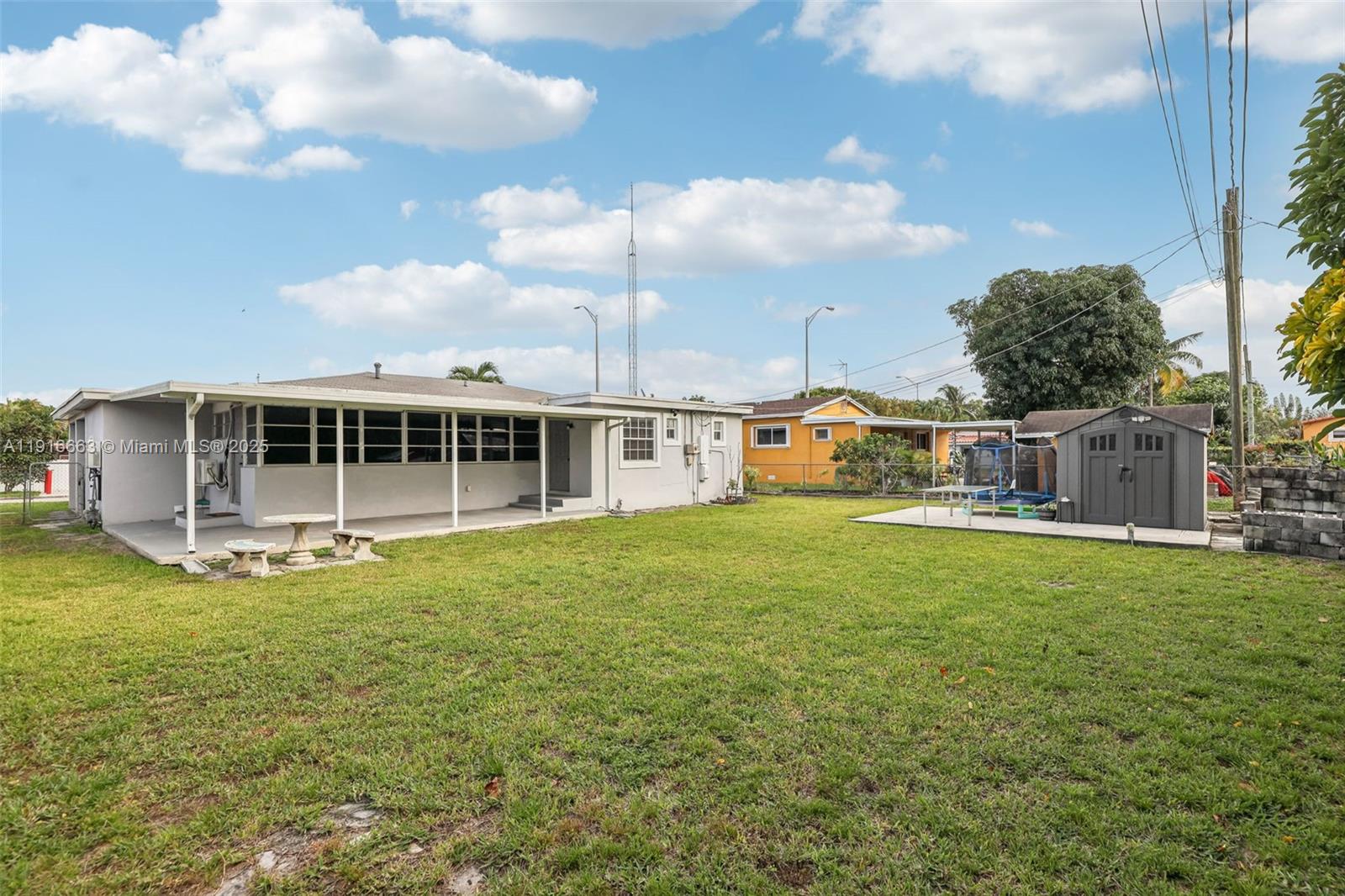 GRATIGNY SHORES - Residential