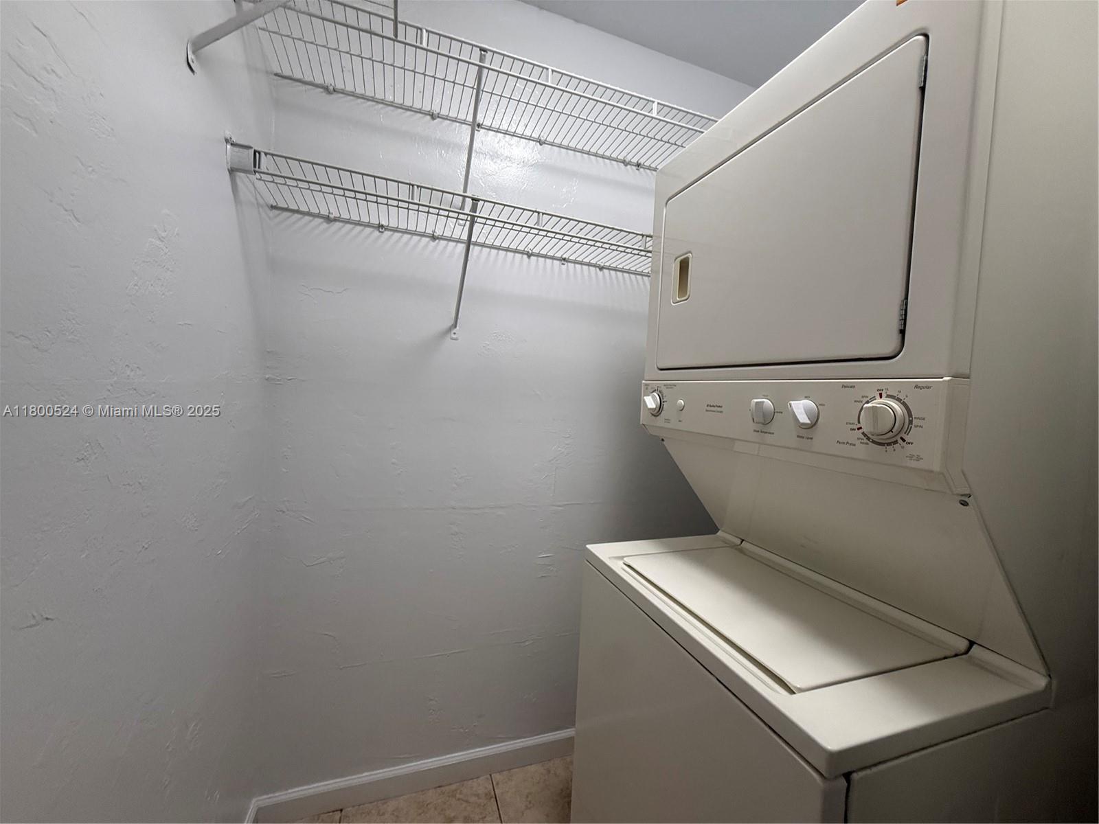 7919 Sw 104th St 105F, Miami, Broward County, Florida - 2 Bedrooms  
1 Bathrooms - 