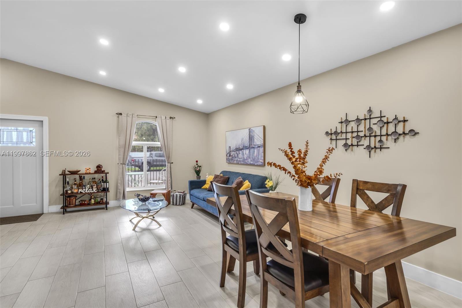 LOS PALACIOS II CONDO - Residential