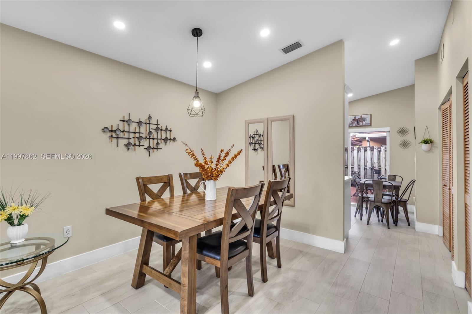 LOS PALACIOS II CONDO - Residential