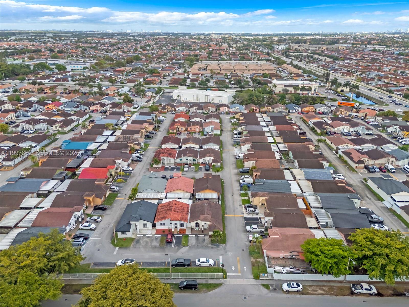 LOS PALACIOS II CONDO - Residential