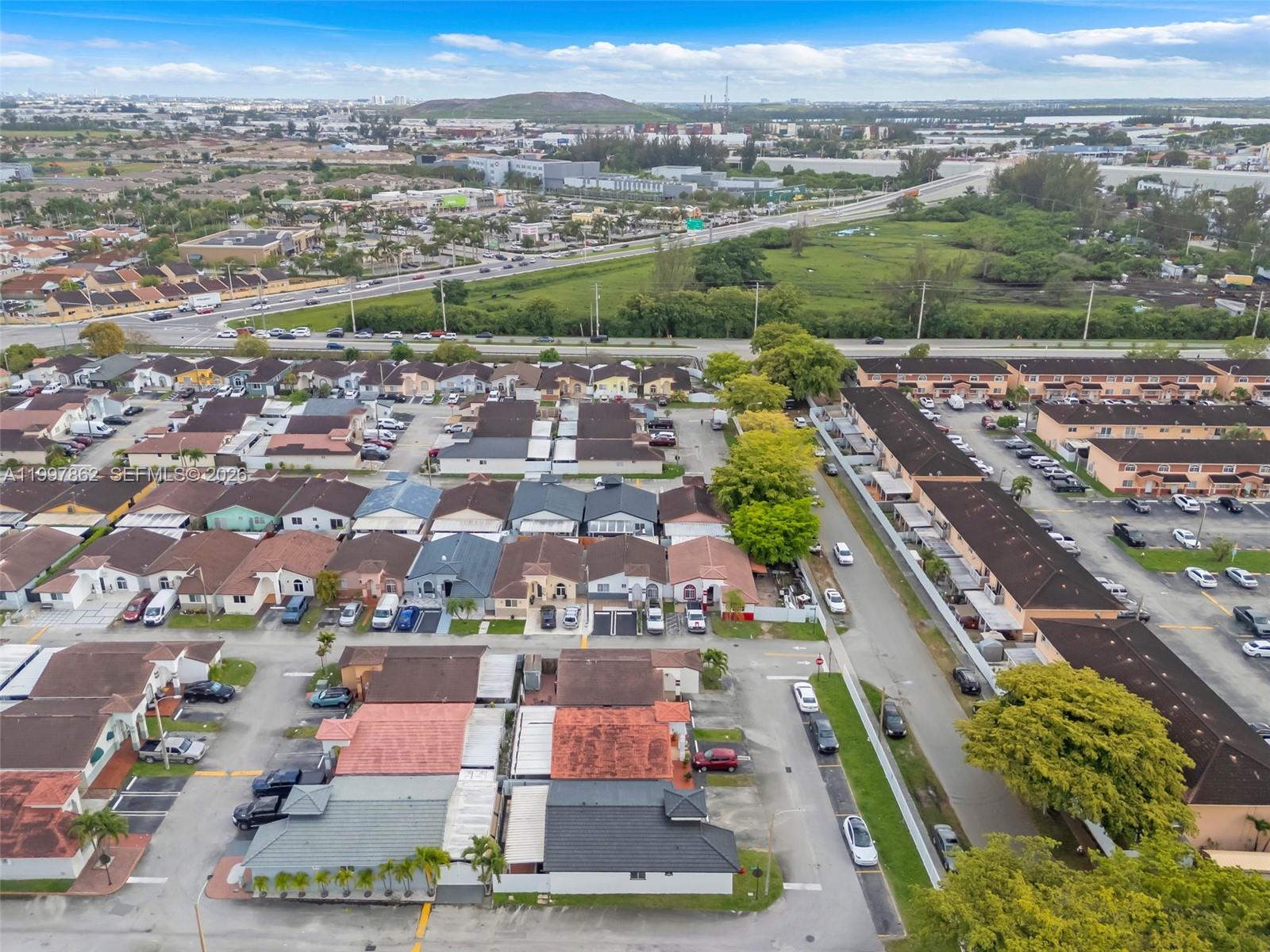 LOS PALACIOS II CONDO - Residential