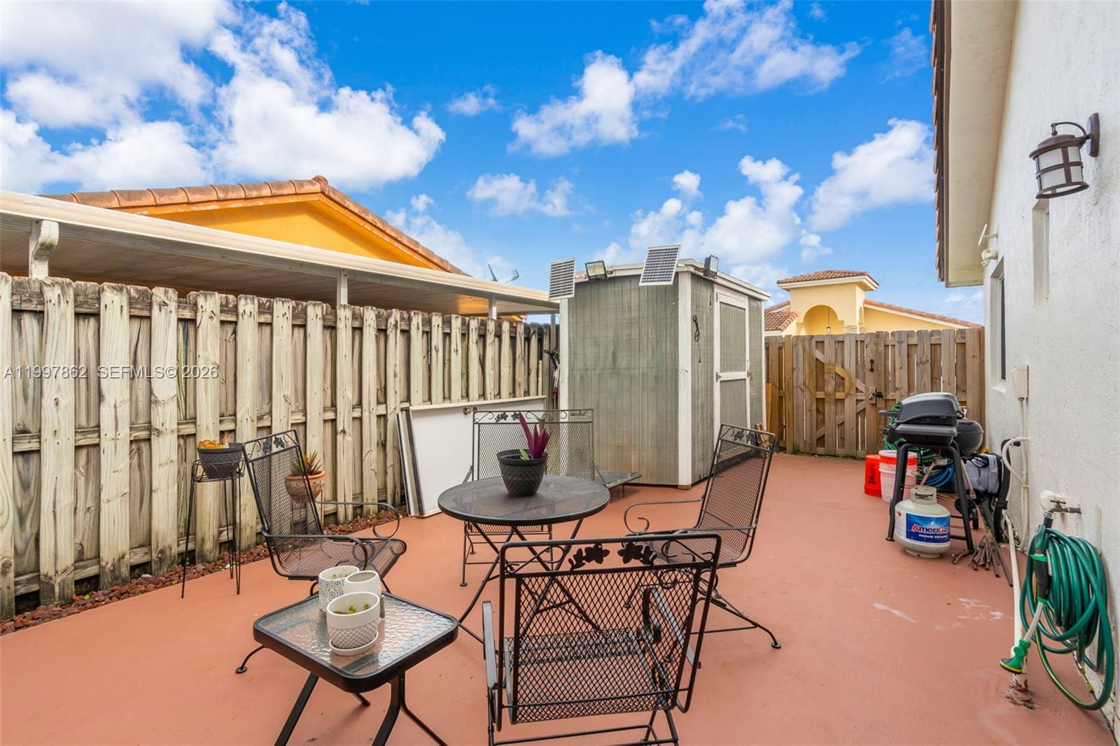 LOS PALACIOS II CONDO - Residential