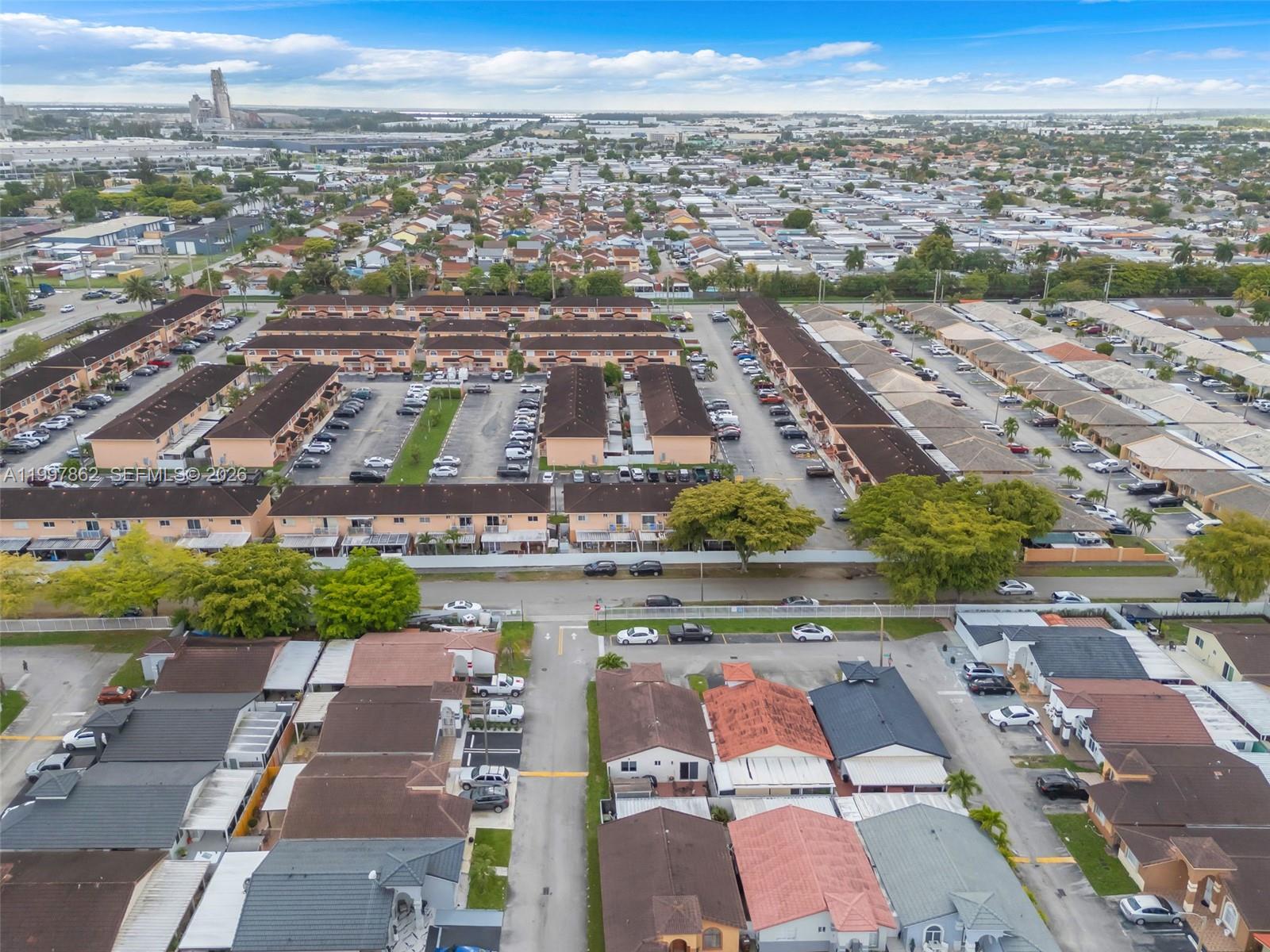 LOS PALACIOS II CONDO - Residential