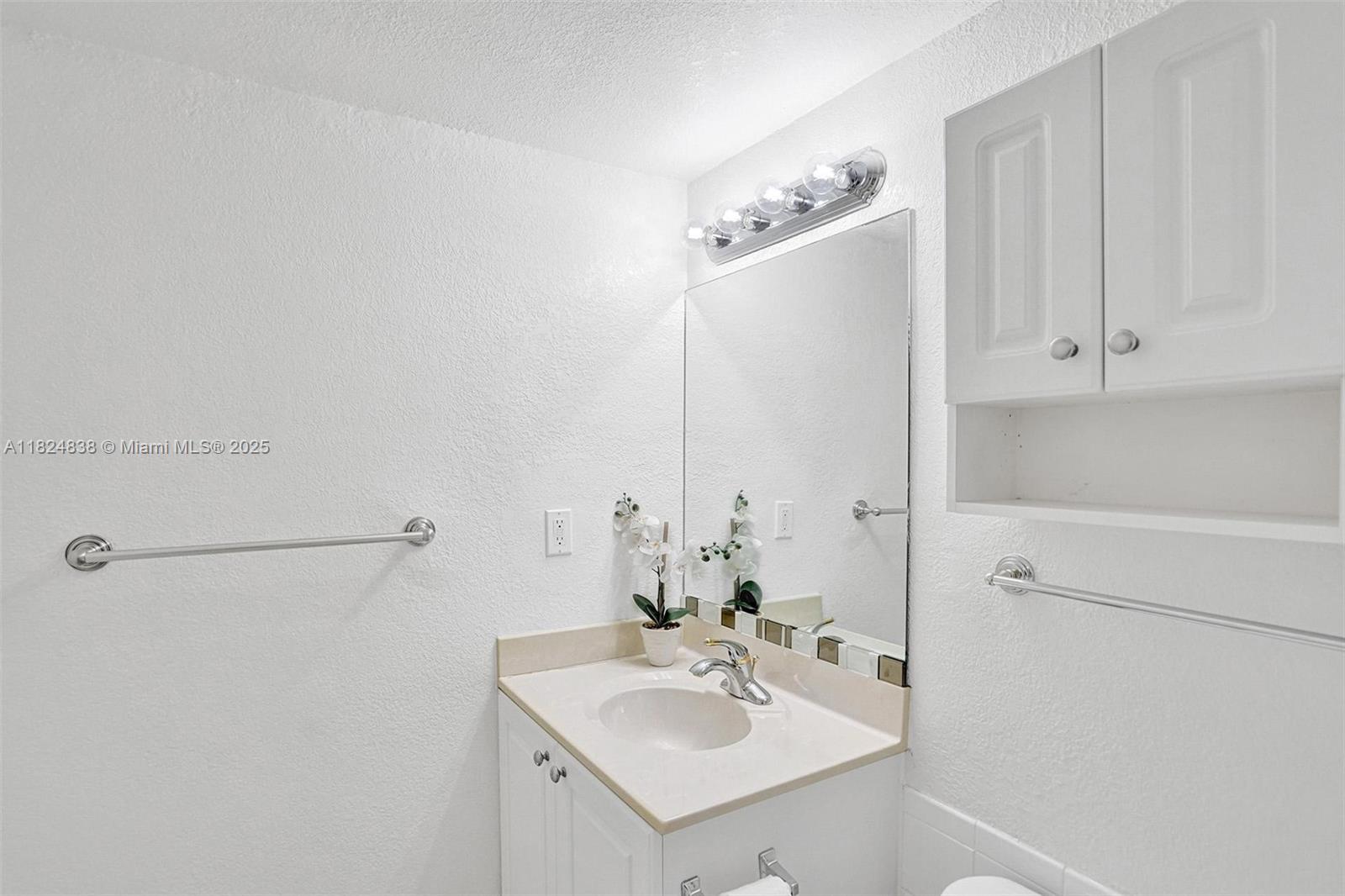 WAVE CONDO - Residential