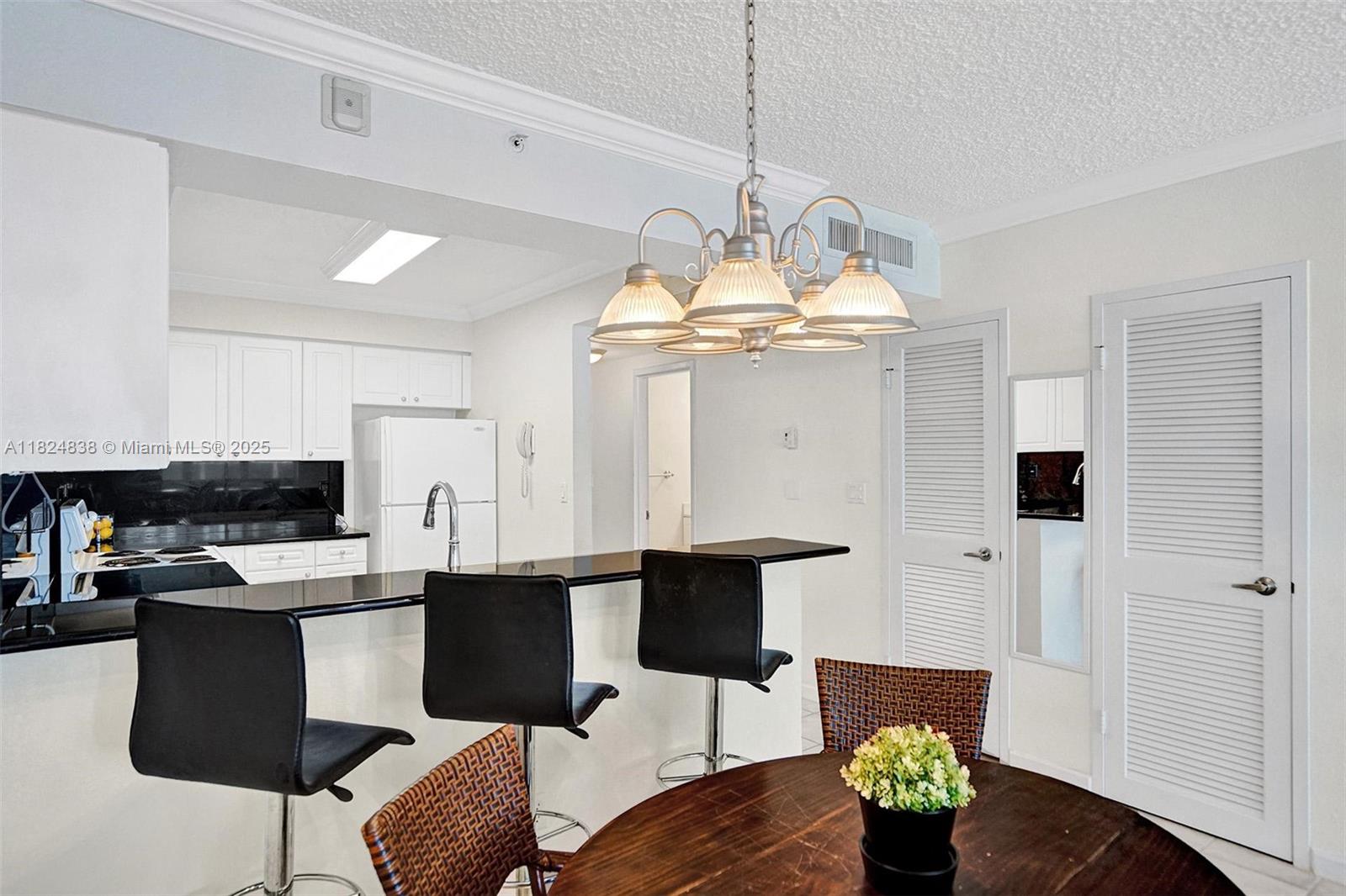 WAVE CONDO - Residential