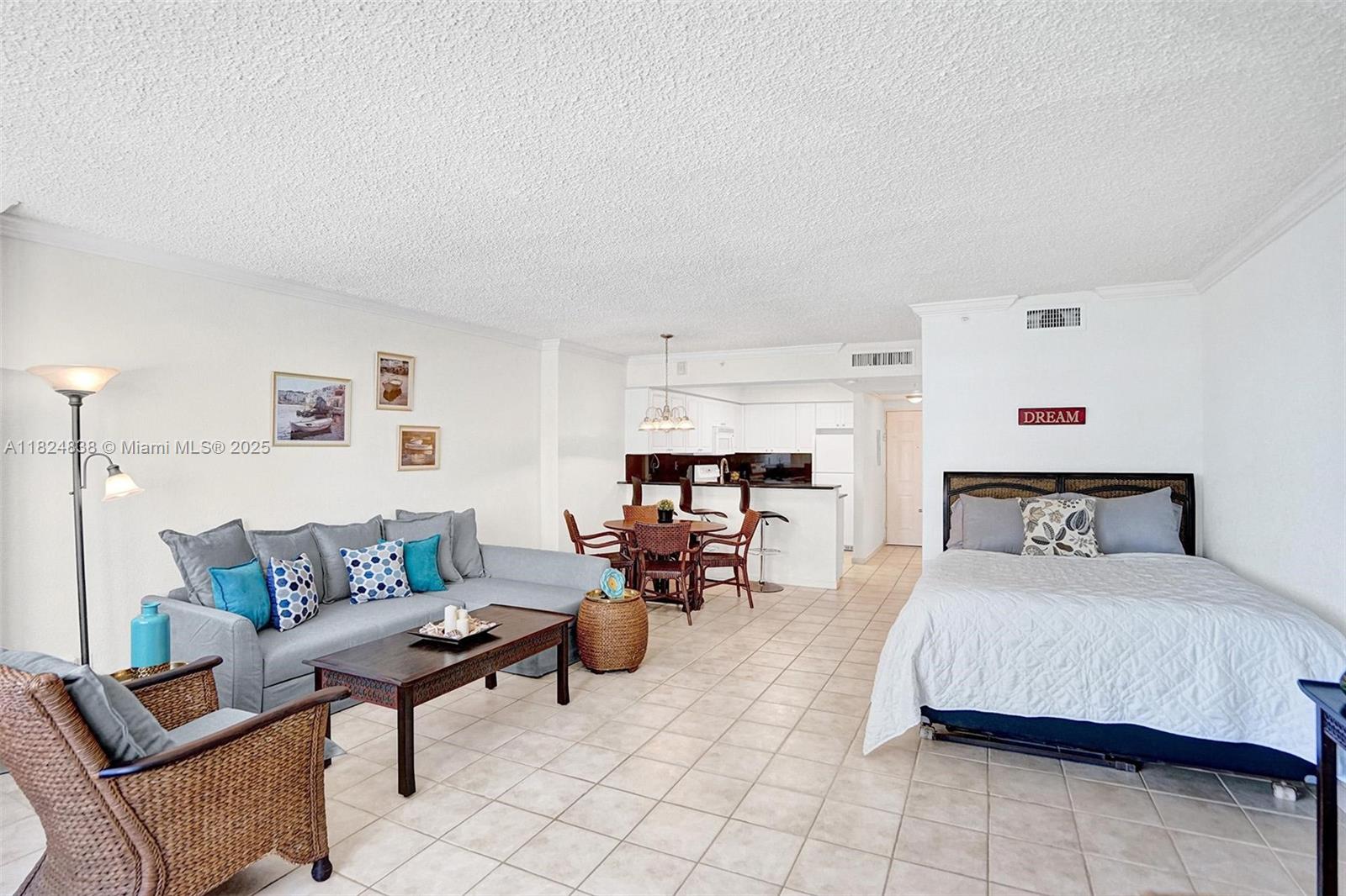 WAVE CONDO - Residential
