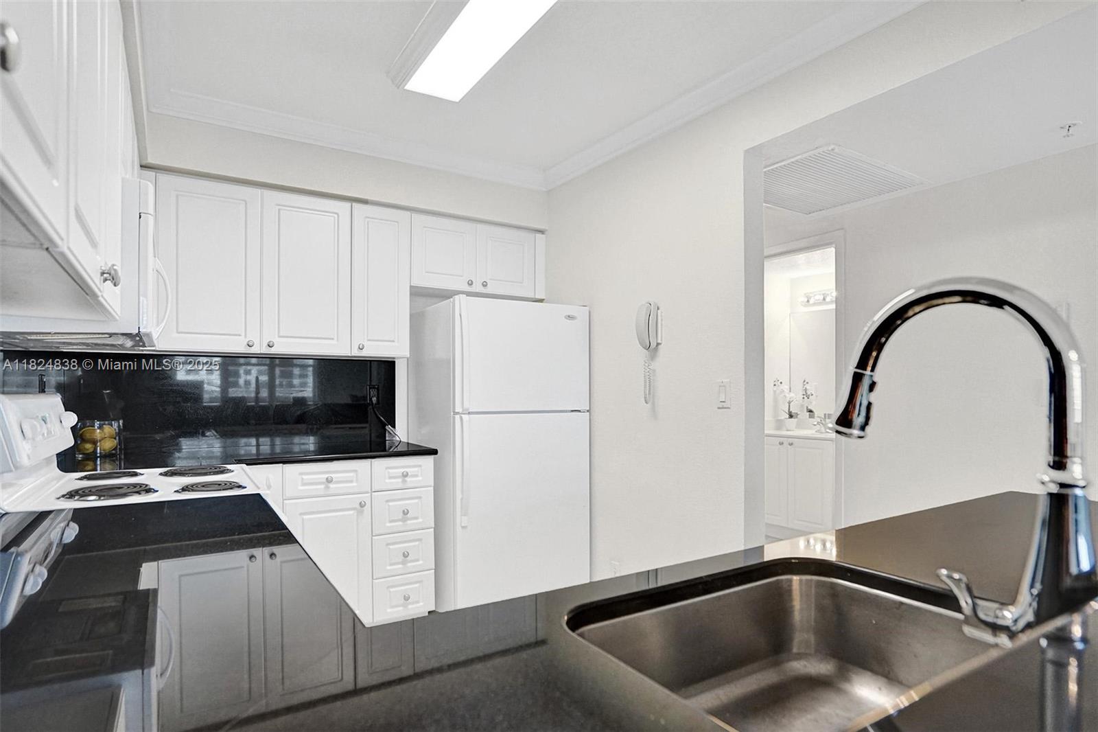 WAVE CONDO - Residential