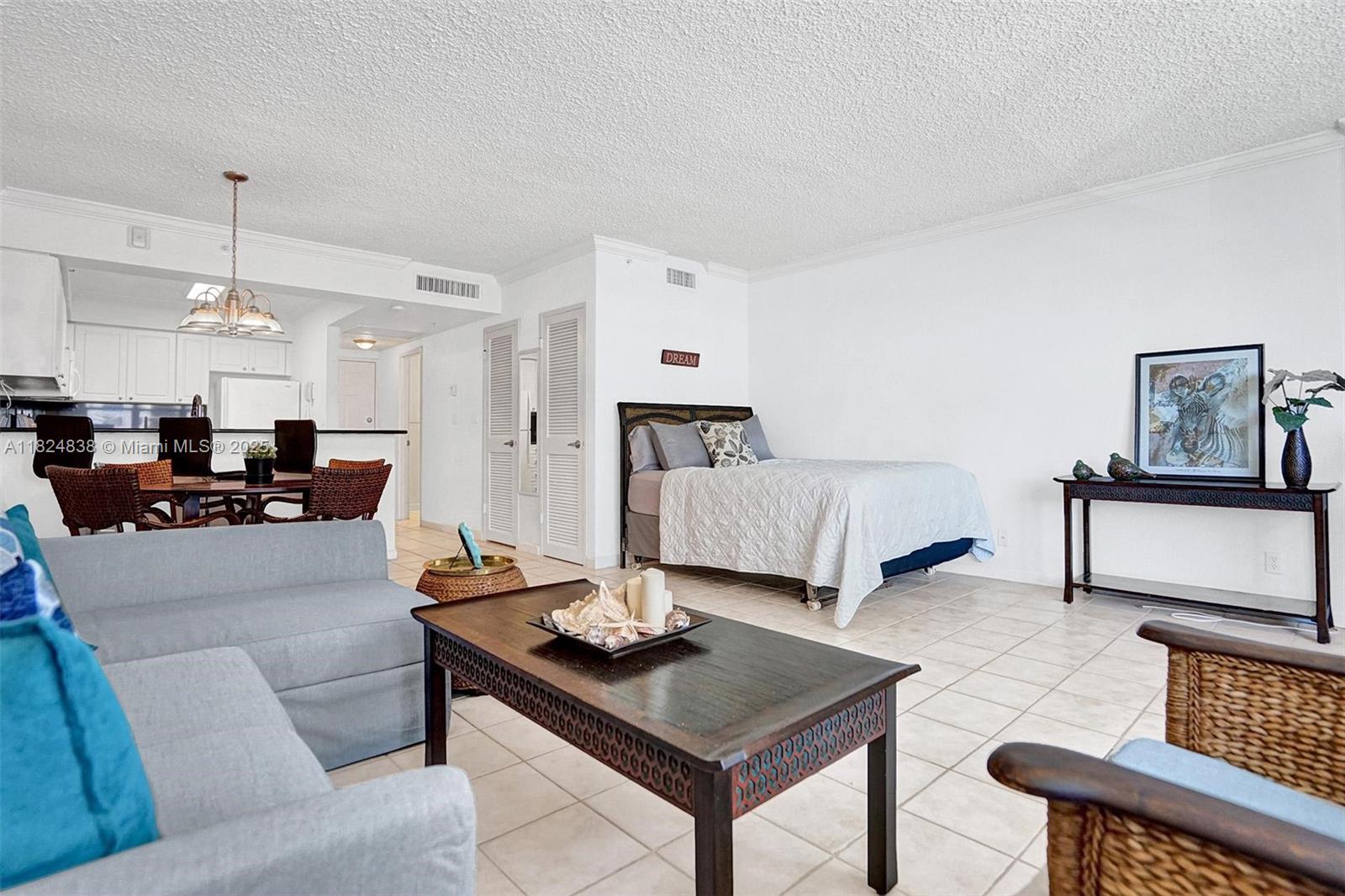 WAVE CONDO - Residential