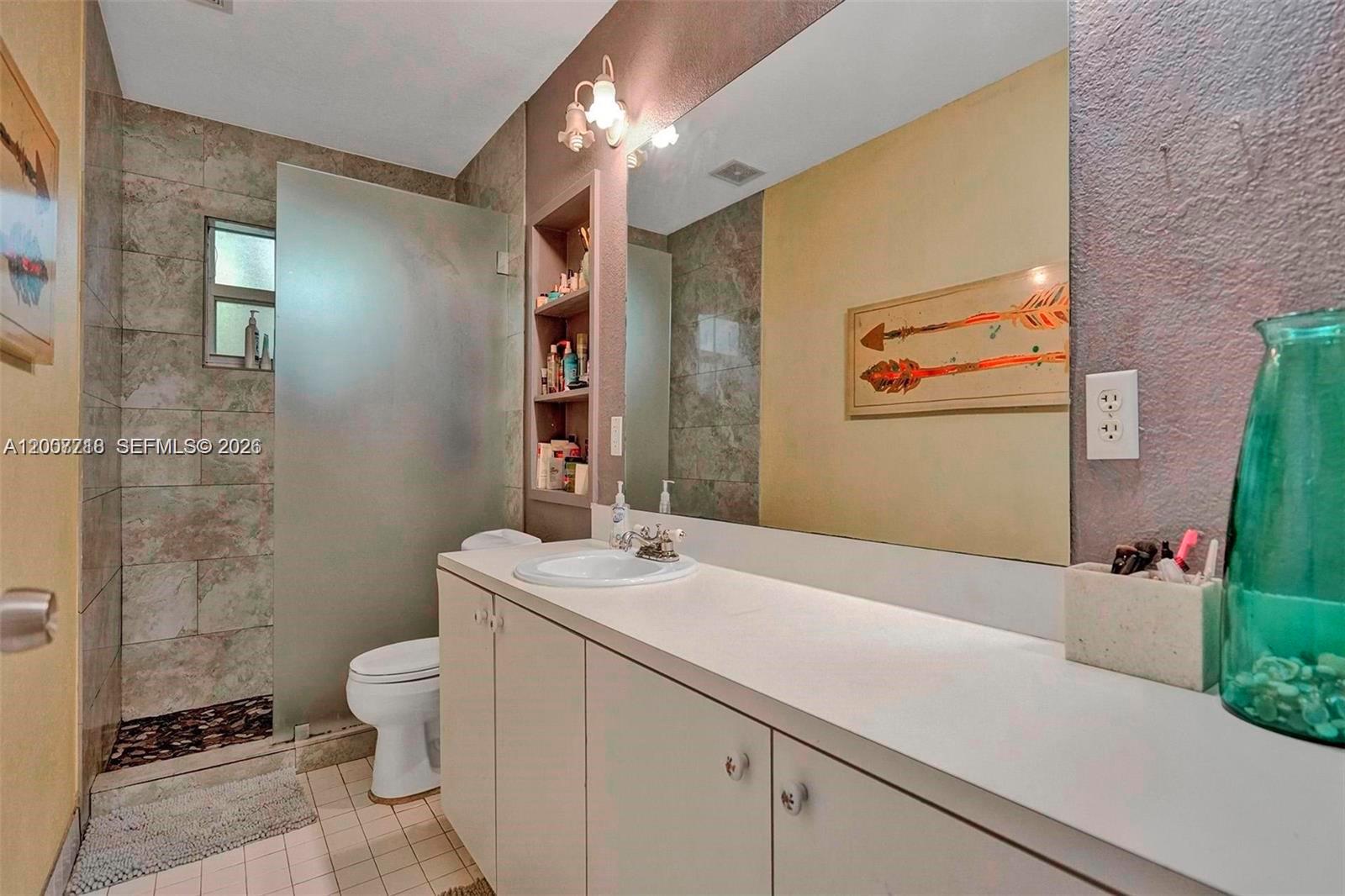 HOLLYWOOD LITTLE RANCHES - Residential